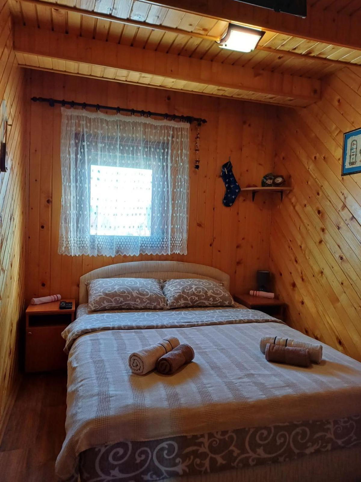 Vila Krismark Zabljak  Luaran gambar