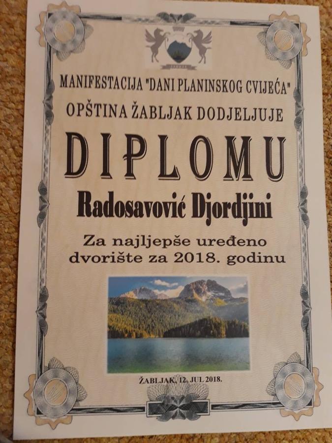 Vila Krismark Zabljak  Luaran gambar