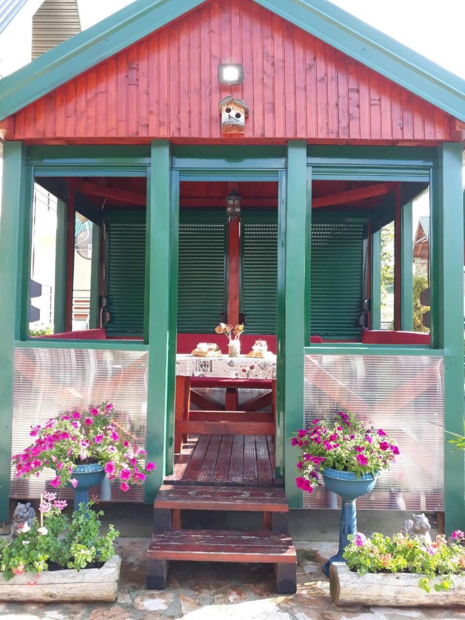 Vila Krismark Zabljak  Luaran gambar